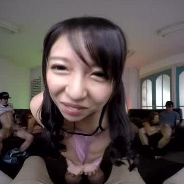 Japanese Babe Enjoys Herself